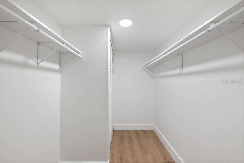 LAKE PINELOCH VILLAGE CONDO 03 - Residential