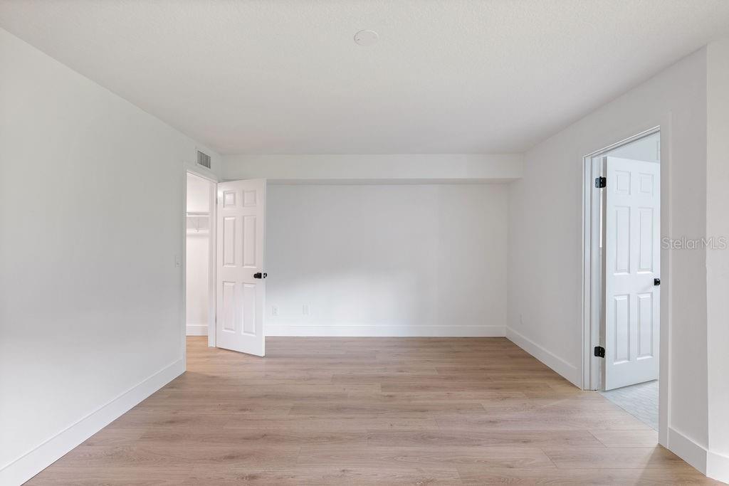 LAKE PINELOCH VILLAGE CONDO 03 - Residential