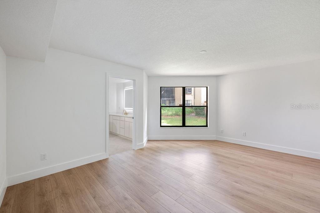 LAKE PINELOCH VILLAGE CONDO 03 - Residential