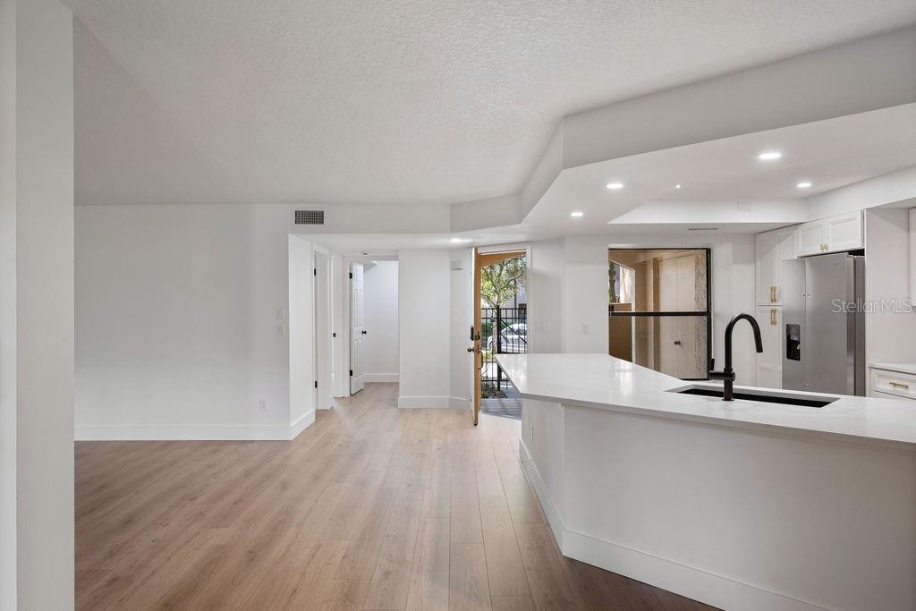 LAKE PINELOCH VILLAGE CONDO 03 - Residential