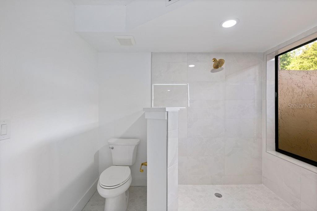 LAKE PINELOCH VILLAGE CONDO 03 - Residential