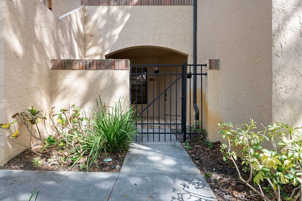 LAKE PINELOCH VILLAGE CONDO 03 - Residential