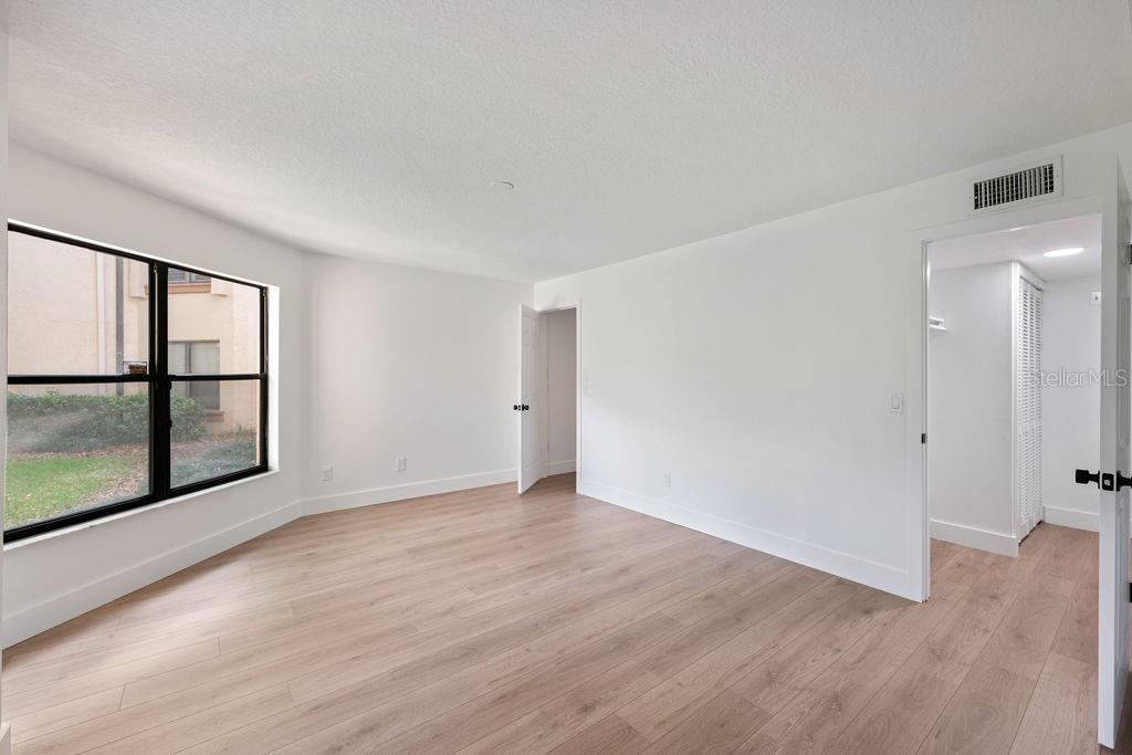 LAKE PINELOCH VILLAGE CONDO 03 - Residential