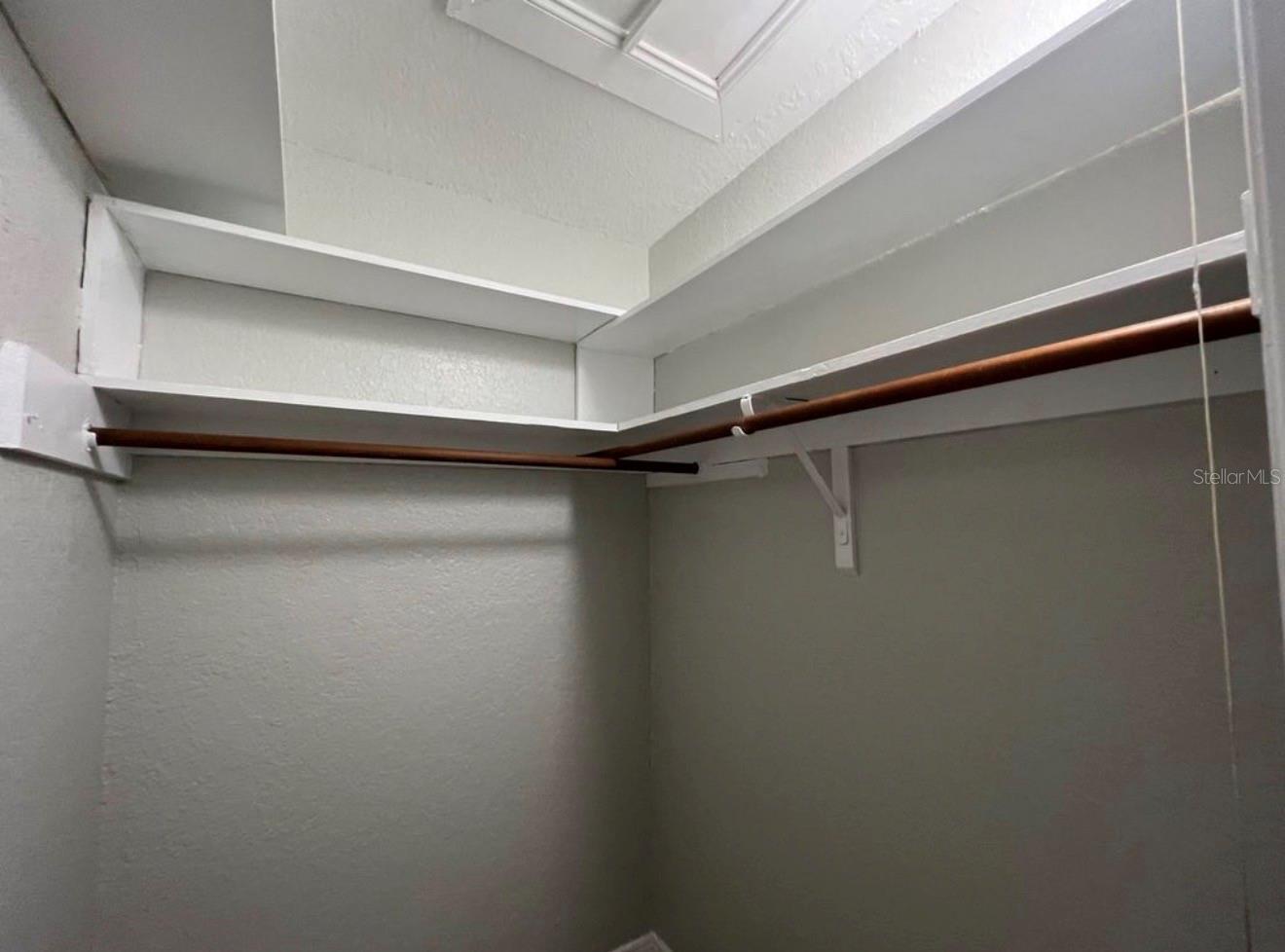 LAKE KATHRYN VILLAGE - Residential Lease