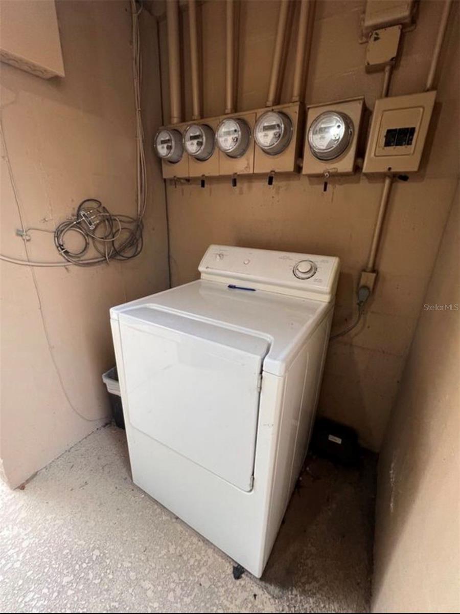 LAKE KATHRYN VILLAGE - Residential Lease