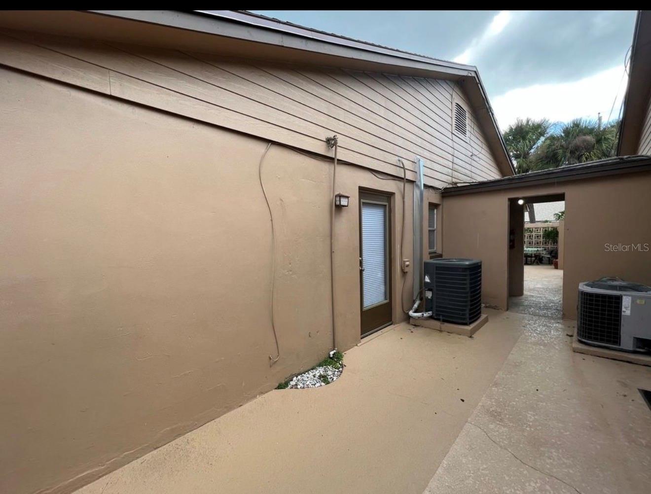 LAKE KATHRYN VILLAGE - Residential Lease