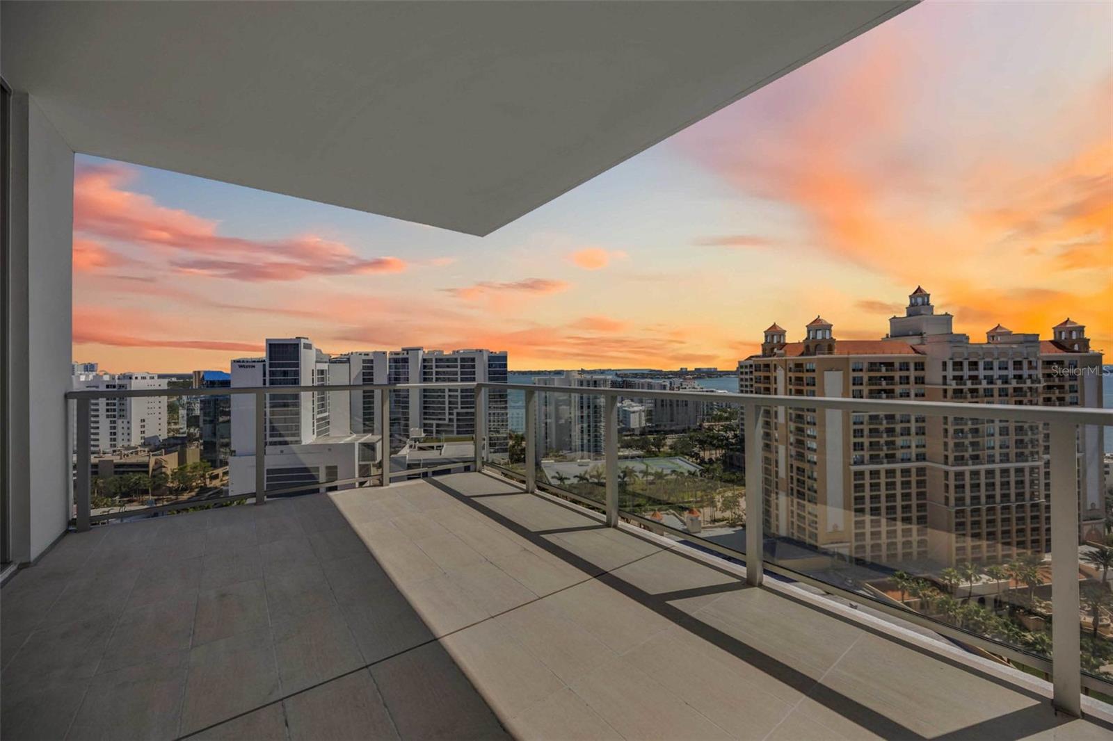 BAYSO SARASOTA - Residential