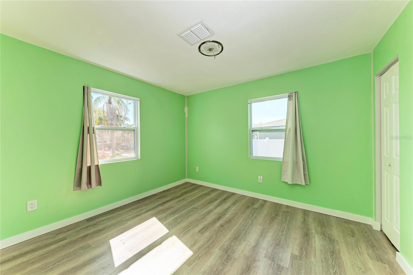 ORANGE ESTATES - Residential