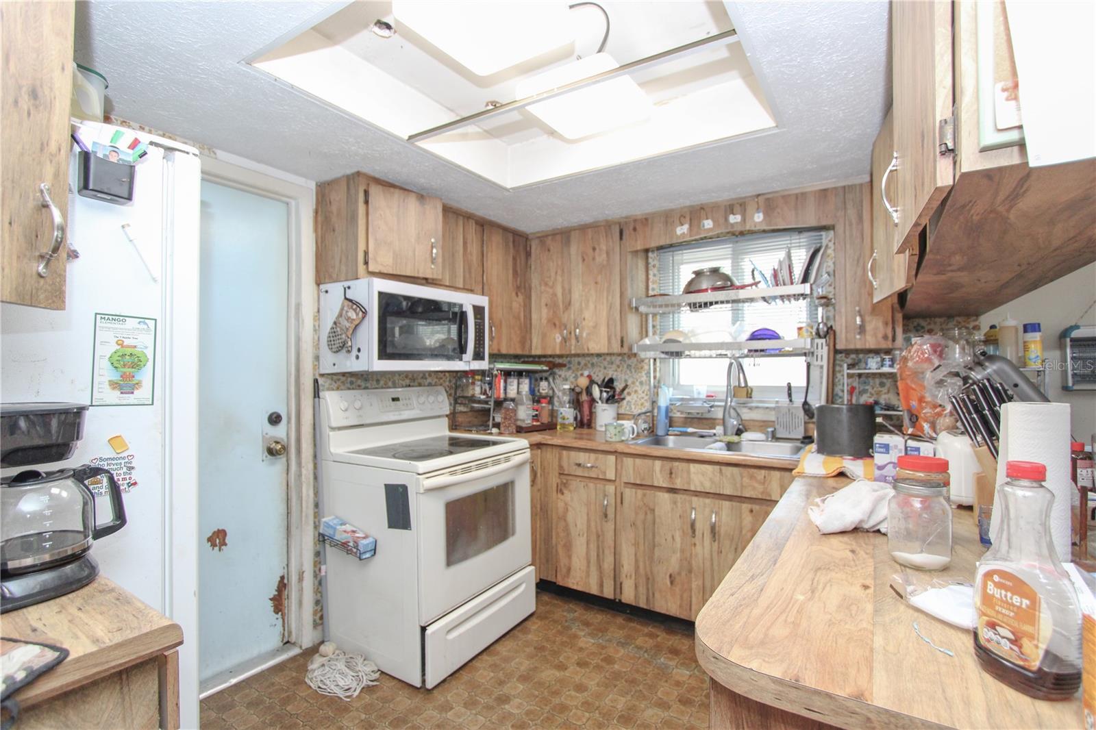 1229 OAK VALLEY DRIVE