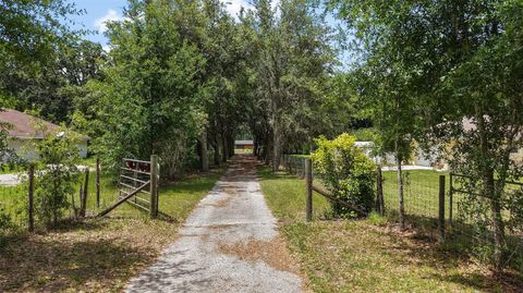 Tiny photo for 672 E Belt Avenue, Bushnell, FL 33513 (MLS # G5098130)