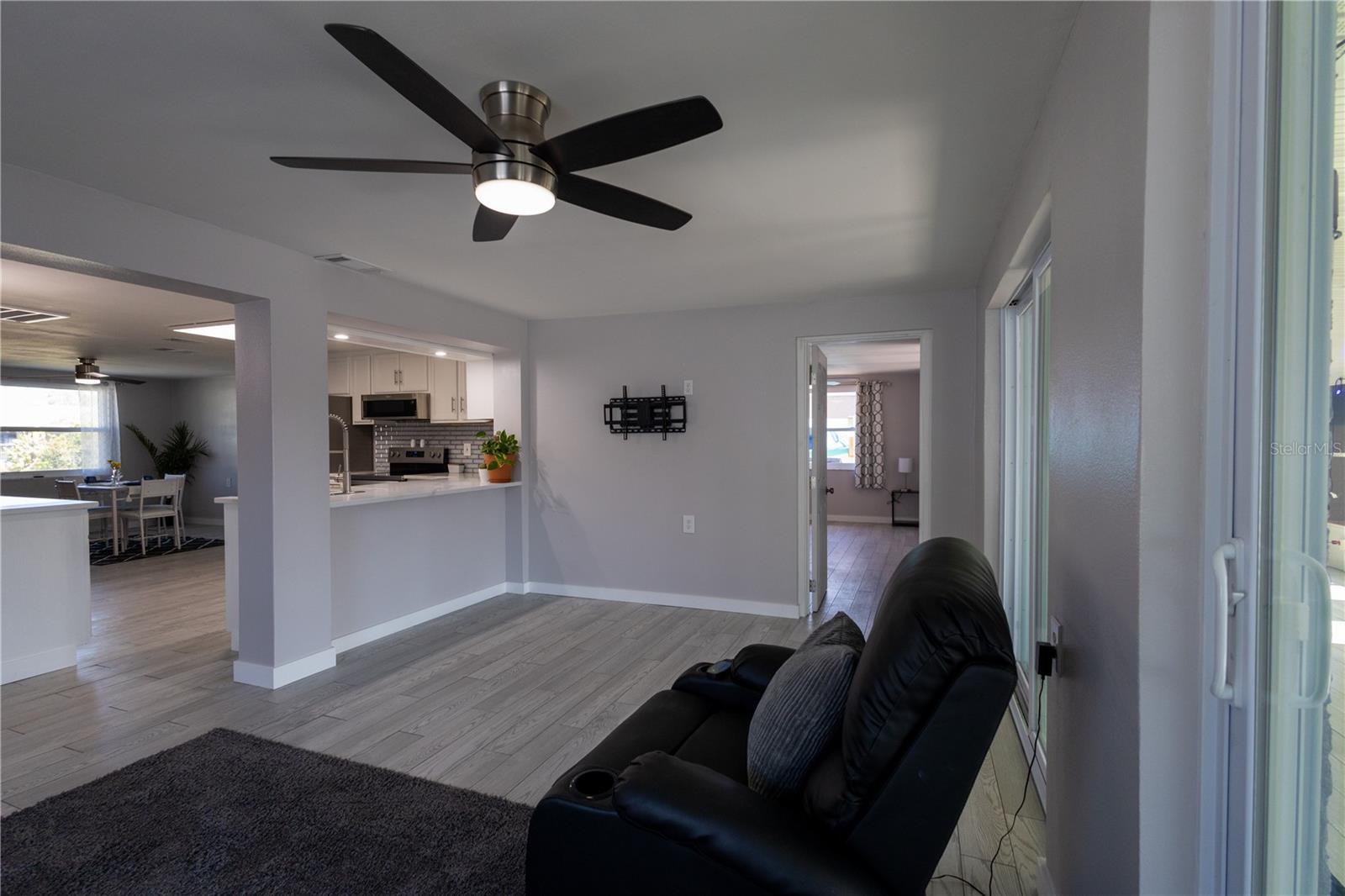 LEISURE BEACH - Residential