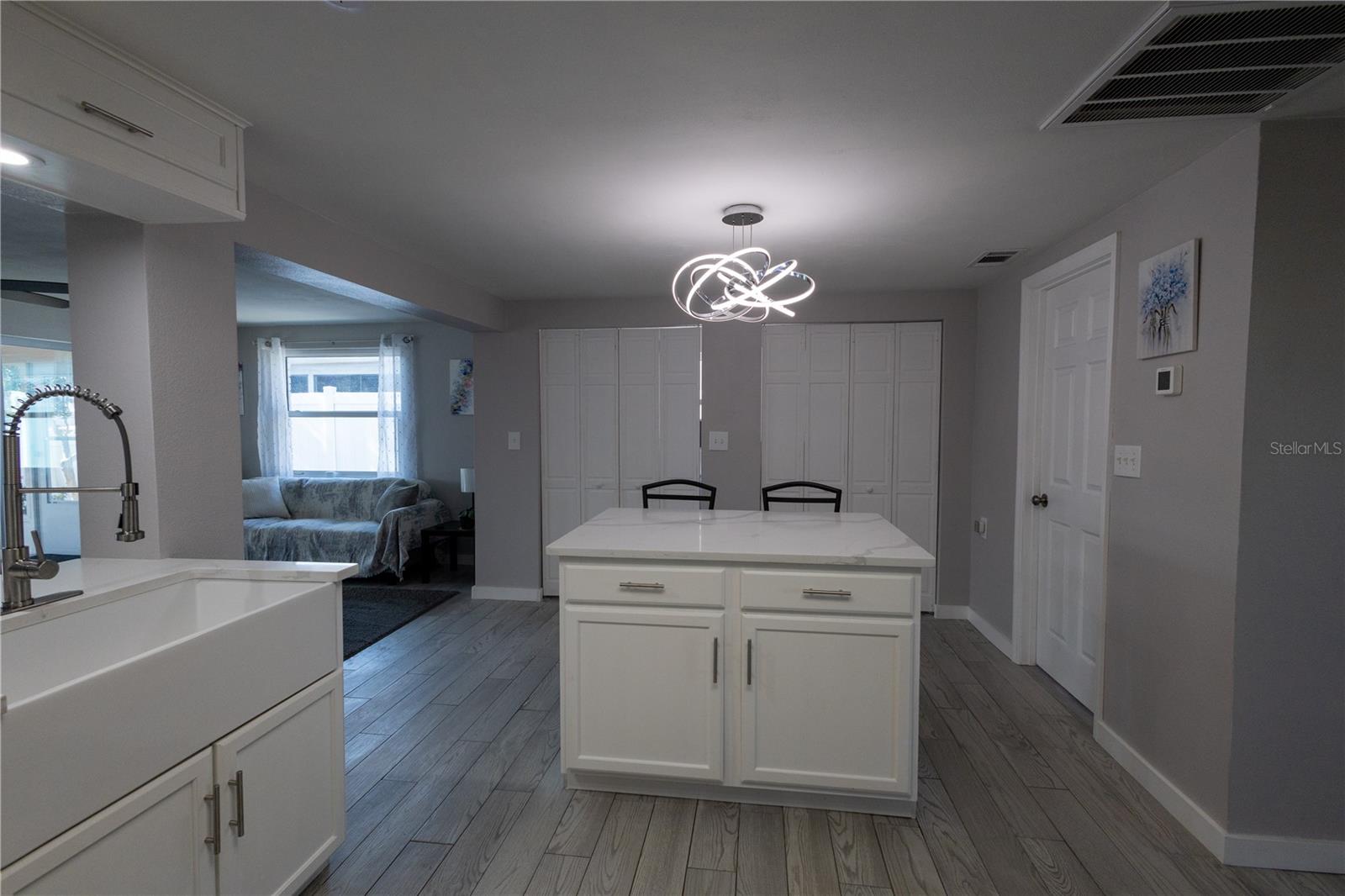 LEISURE BEACH - Residential