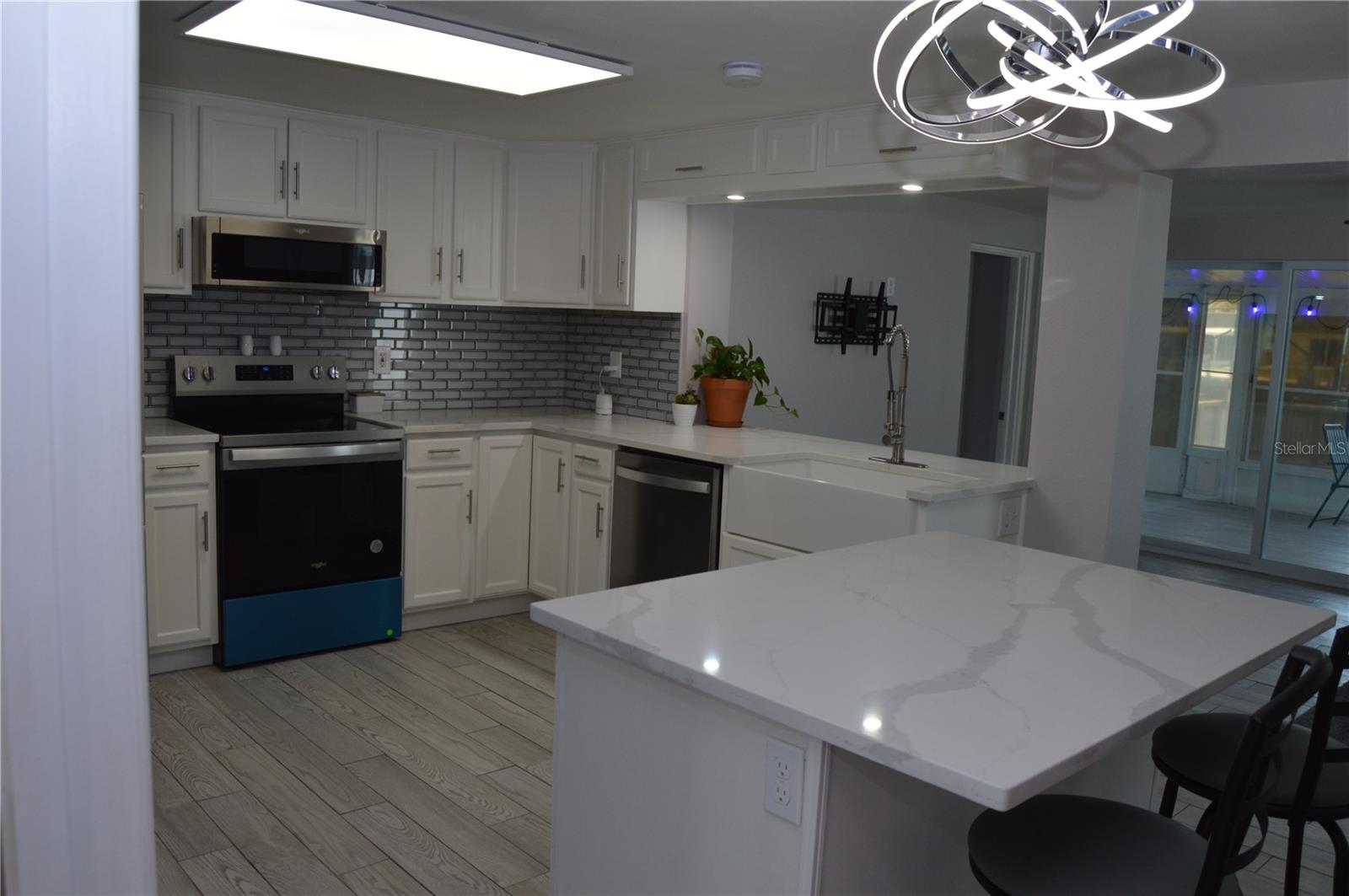 LEISURE BEACH - Residential