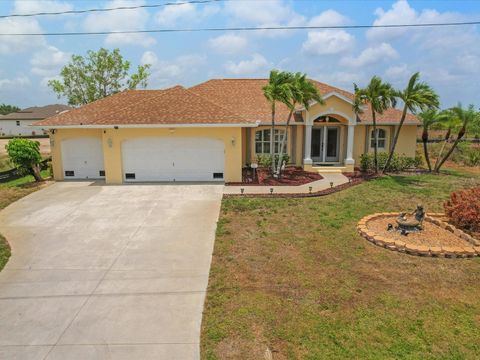 A home in PORT CHARLOTTE