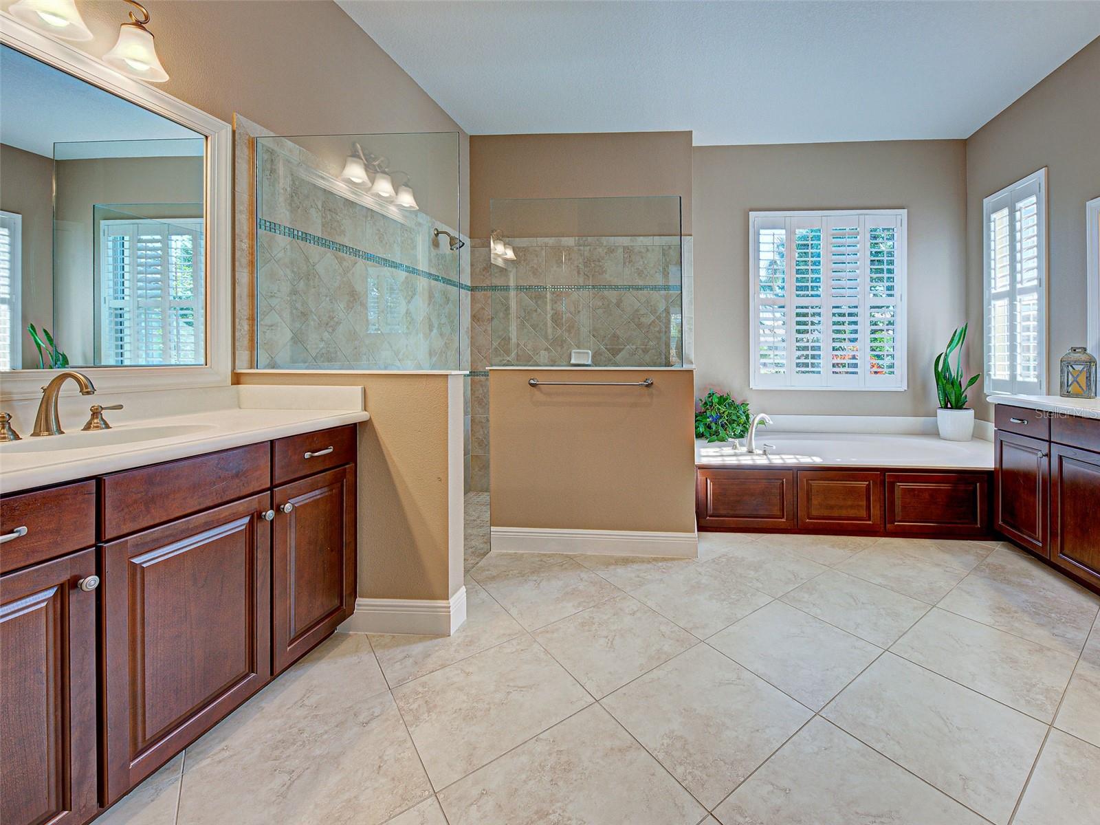 SAWGRASS - Residential