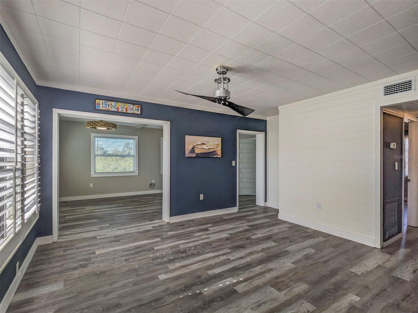 MARINELAND - Residential Lease