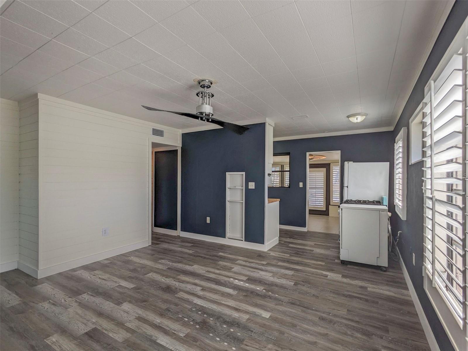 MARINELAND - Residential Lease