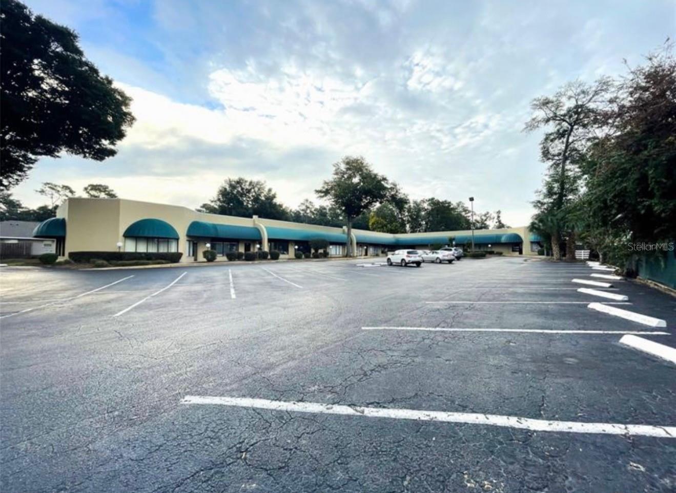 These two adjacent units 11 & 12 are 1,500 SF each, located off of NE 26th Ave & E Silver Springs Blvd. The units are connected by an inside door that can be blocked off if desired. Electricity is separately metered for each unit. This high traffic area could be the perfect location for you! Units 11 and 12 are also available for individual lease.