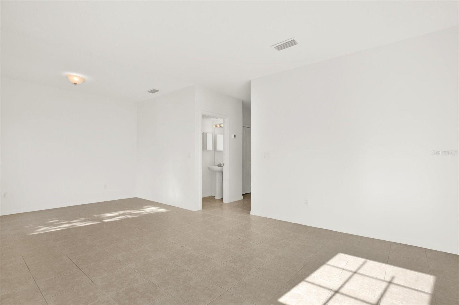 1439 SEDGWICK DRIVE