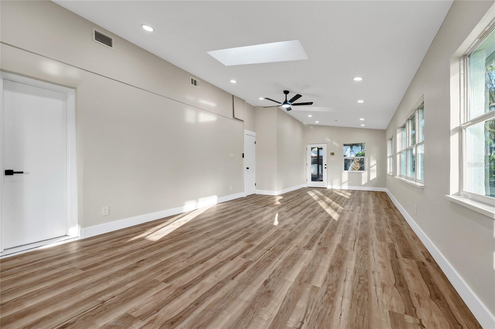 MAYFAIR - Residential