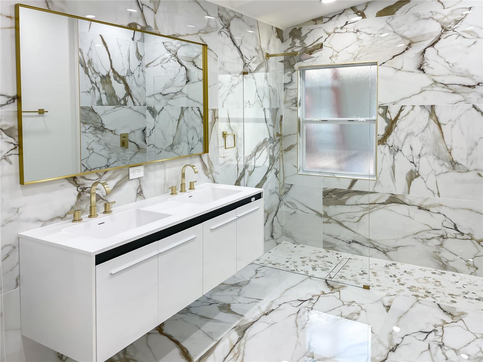 MAYFAIR - Residential