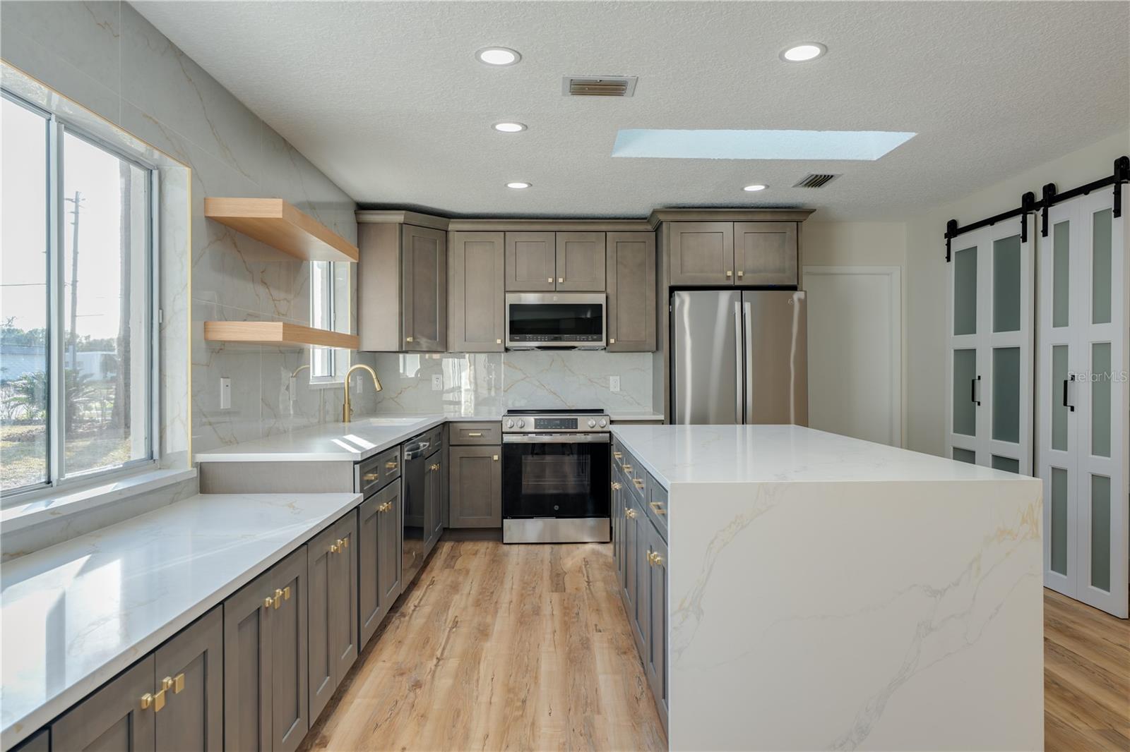 MAYFAIR - Residential