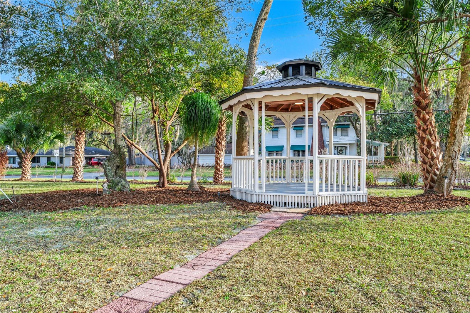 MAYFAIR - Residential