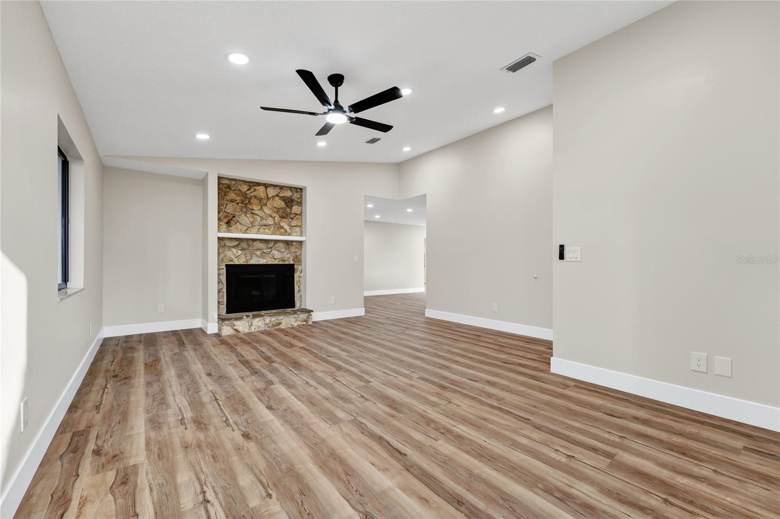 MAYFAIR - Residential