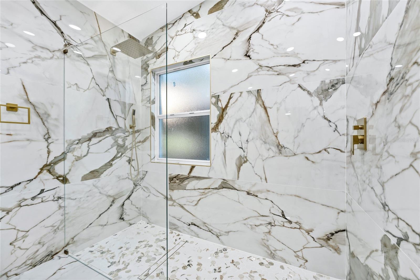 MAYFAIR - Residential