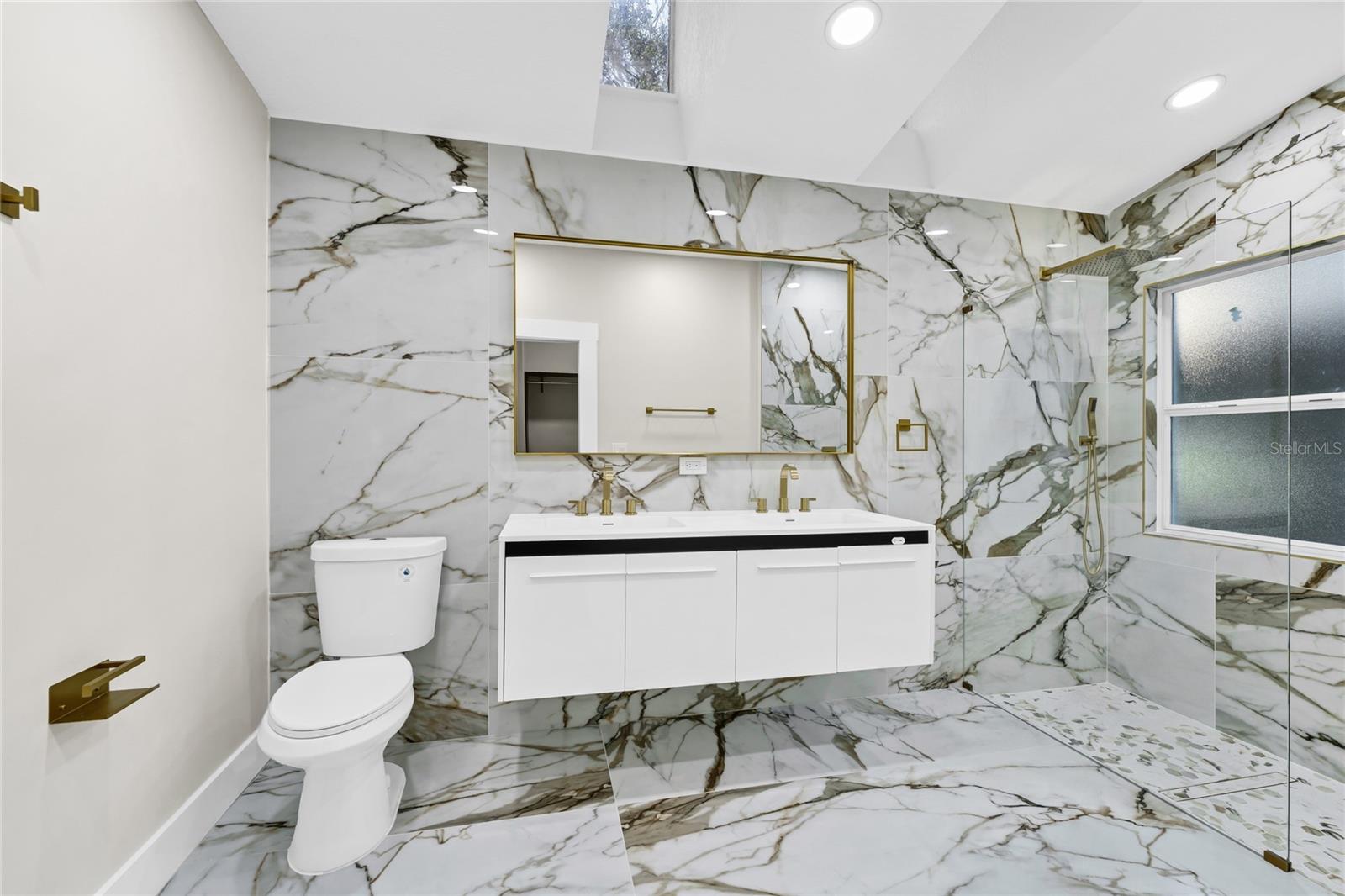 MAYFAIR - Residential