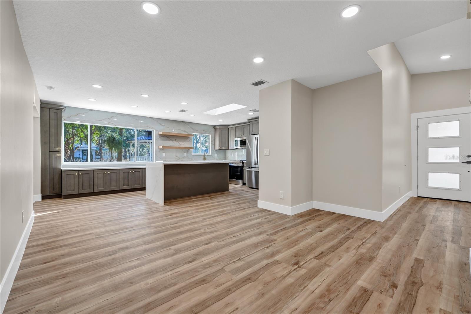 MAYFAIR - Residential