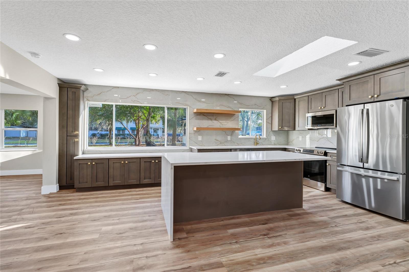 MAYFAIR - Residential