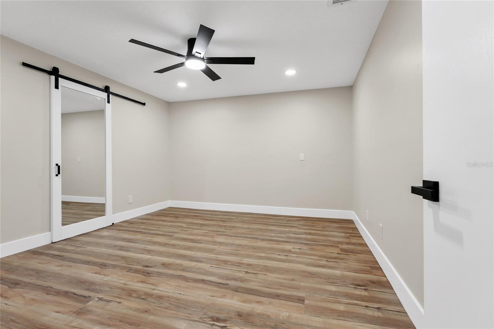 MAYFAIR - Residential