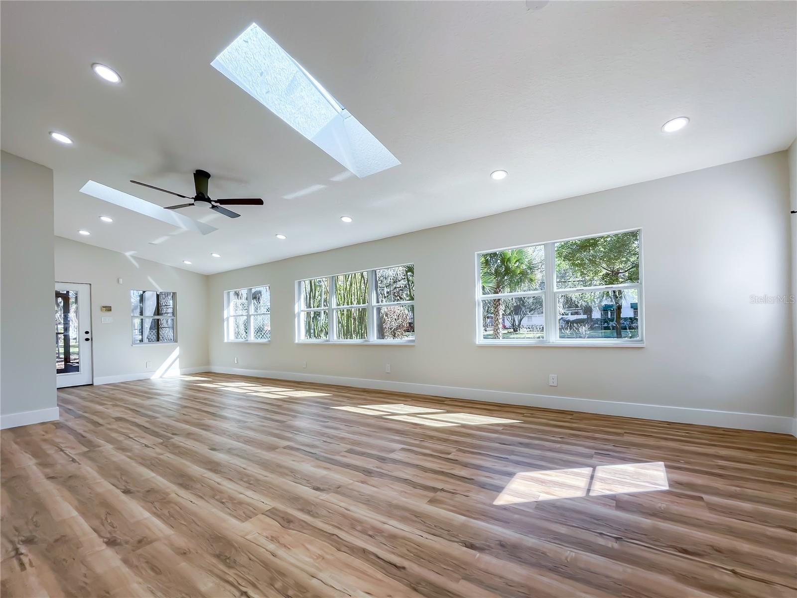 MAYFAIR - Residential