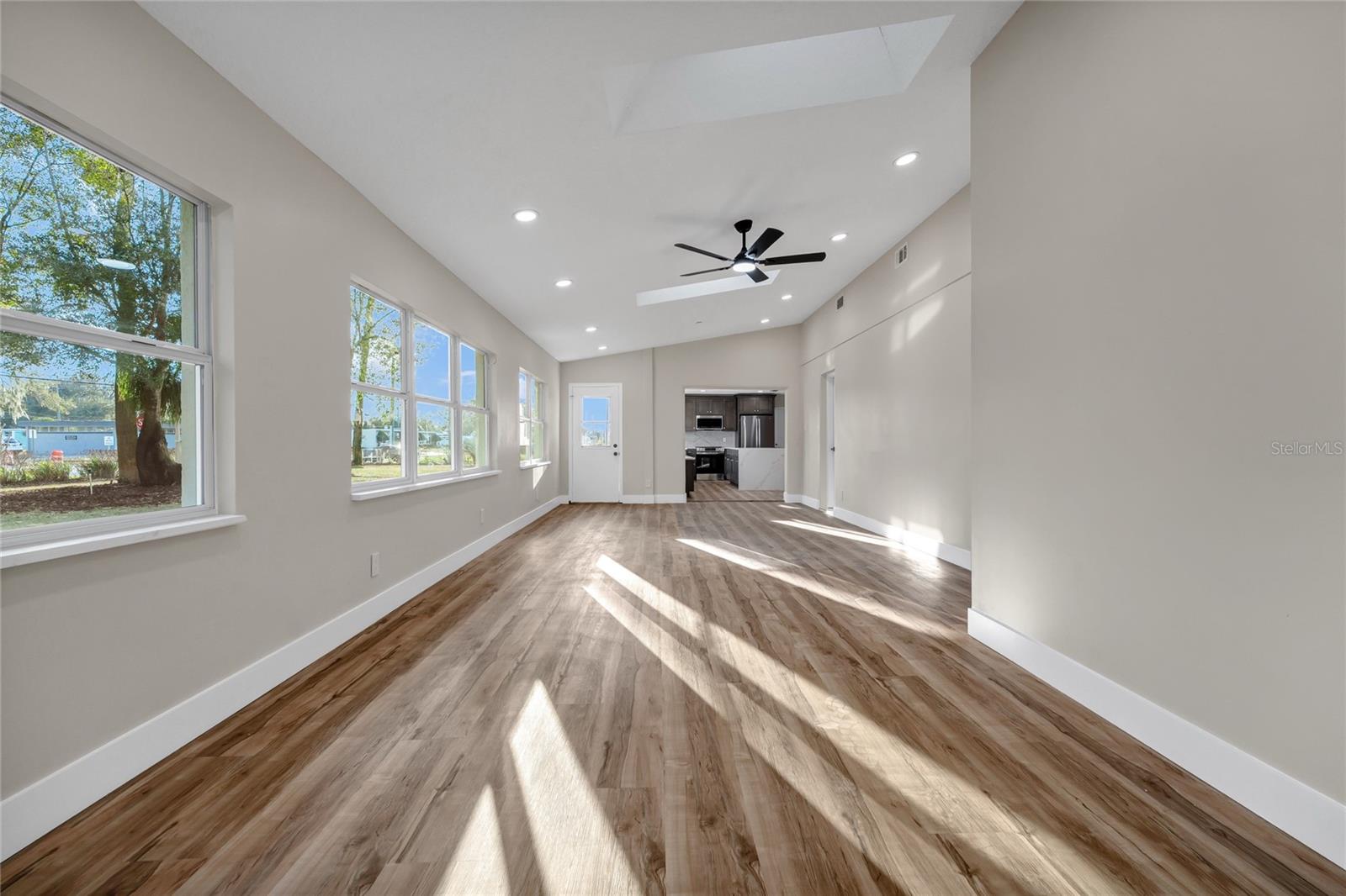 MAYFAIR - Residential