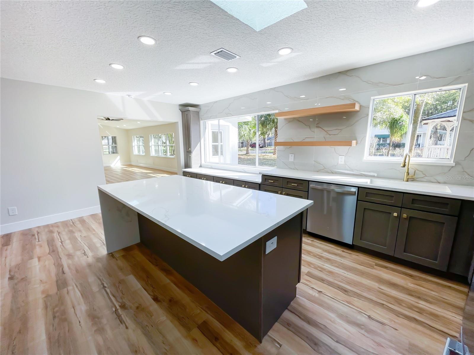 MAYFAIR - Residential