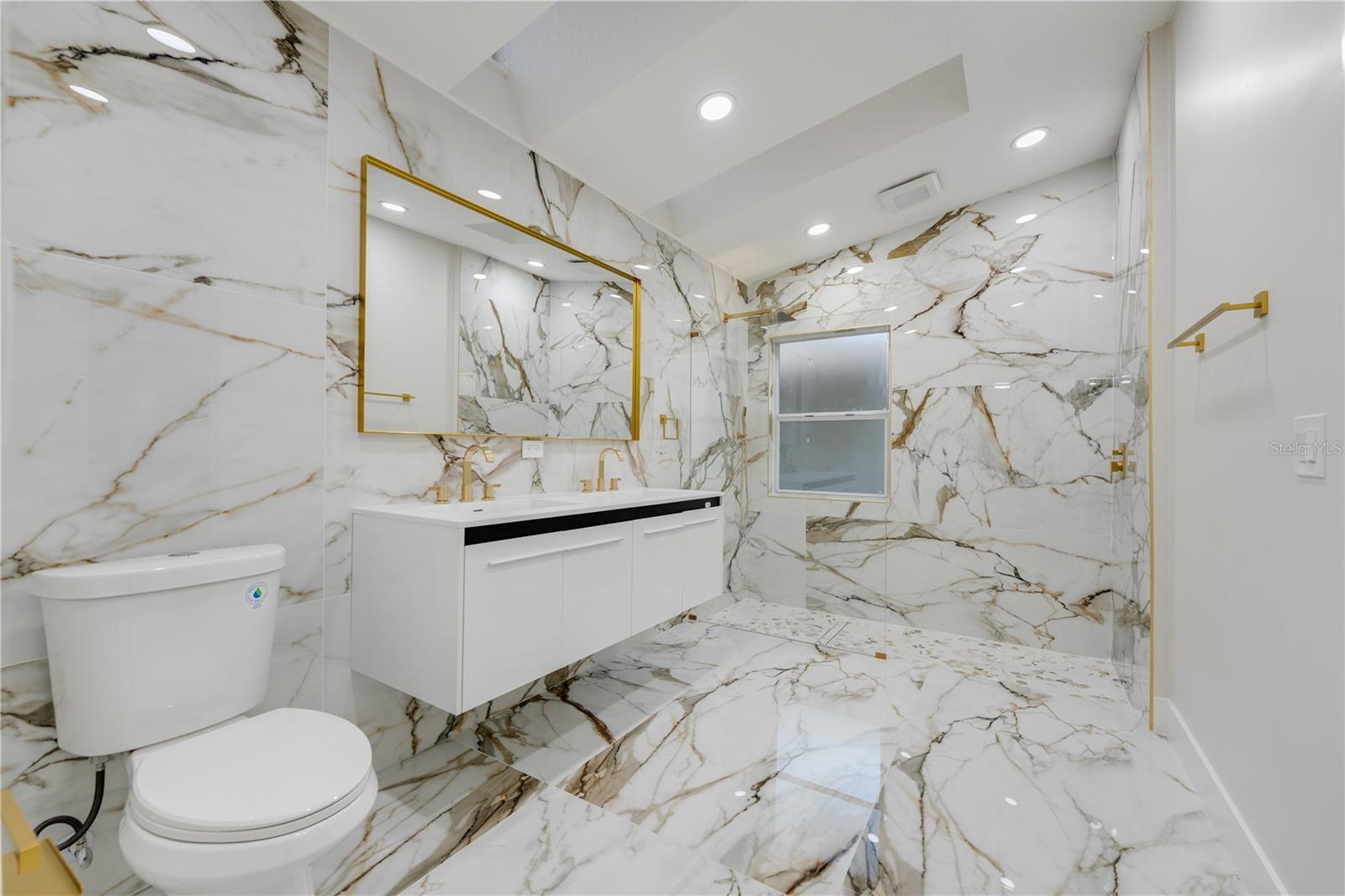 MAYFAIR - Residential