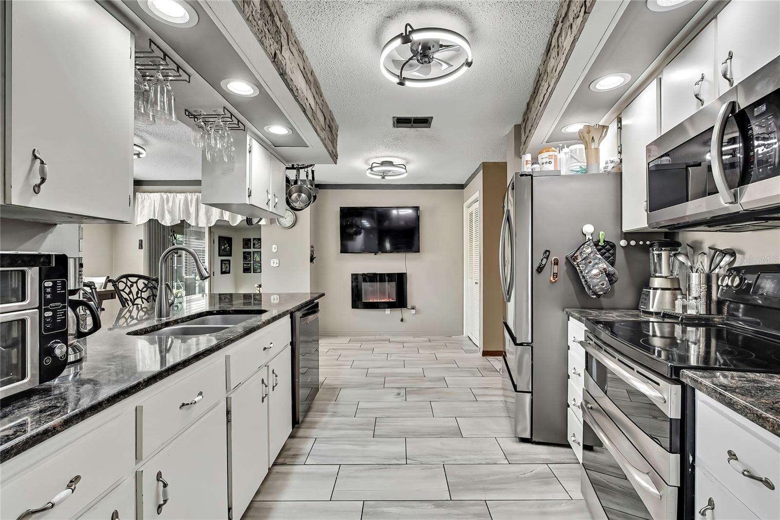 SPRING HILL - Residential