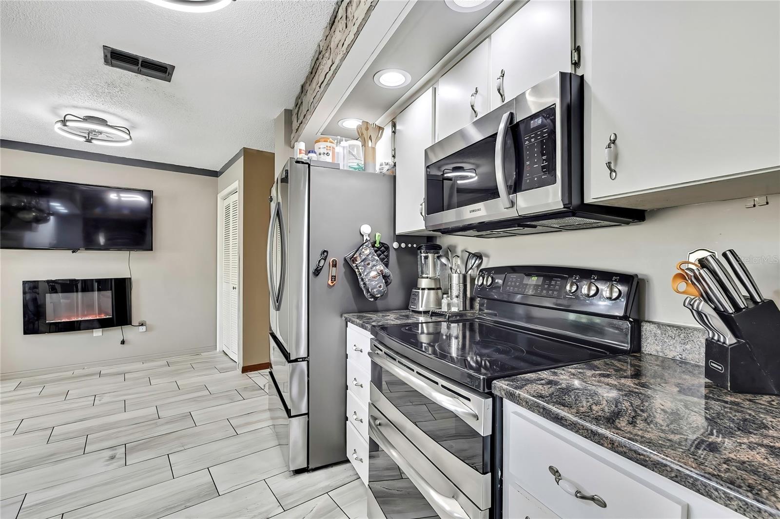 SPRING HILL - Residential