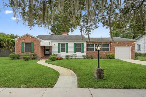 Photo of 1386 Clay Street, Winter Park, FL 32789 (MLS # O6354139) Photo of 1386 Clay Street, Winter Park, FL 32789 (MLS # O6354139)
