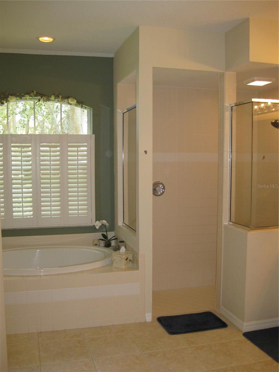 THREE OAKS UNIT 1 - Residential