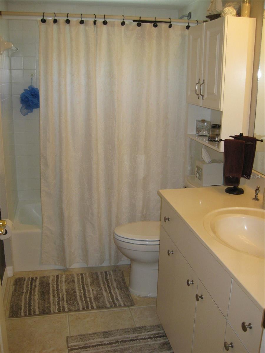 THREE OAKS UNIT 1 - Residential