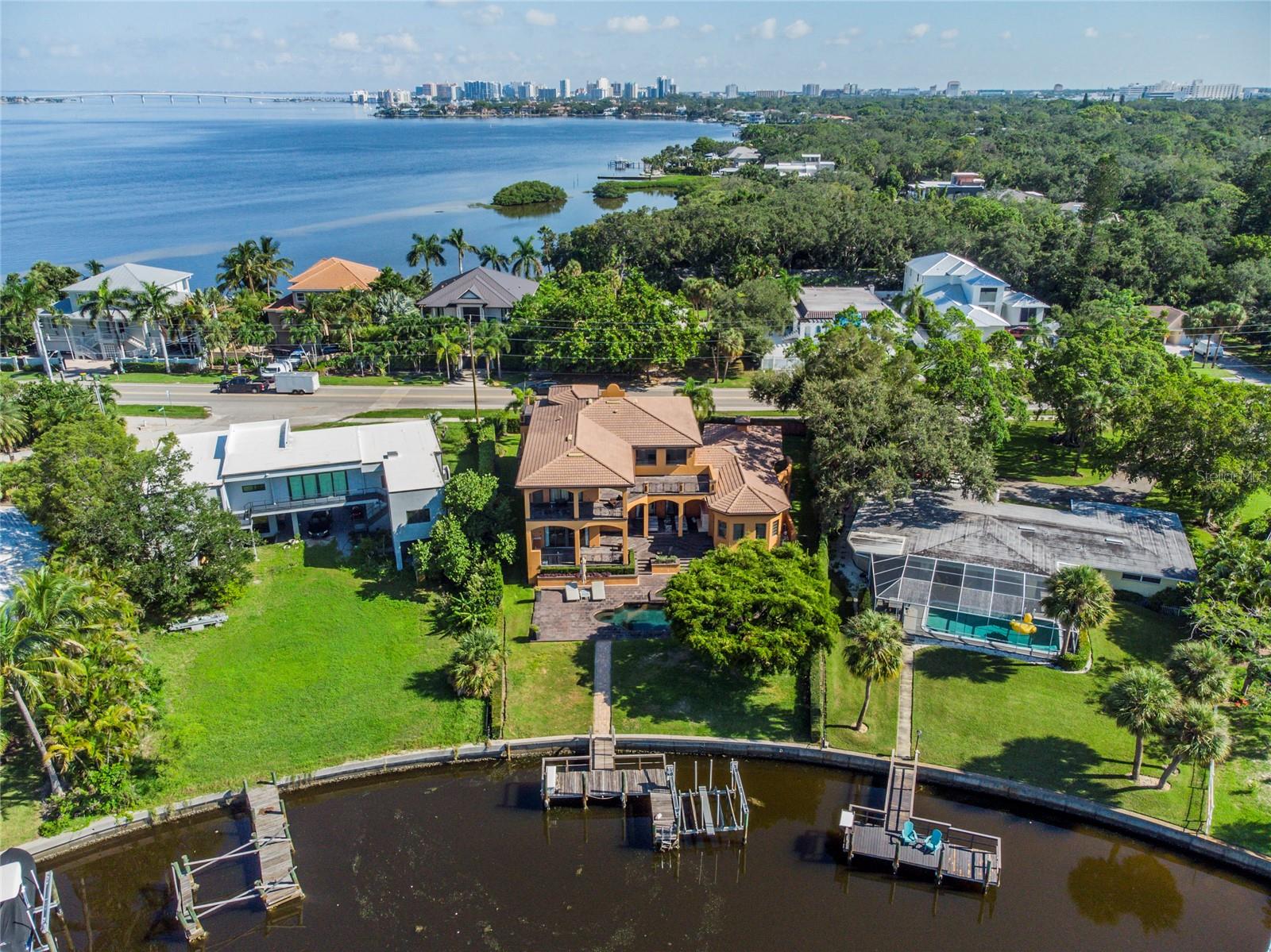 1502 SIESTA DRIVE
