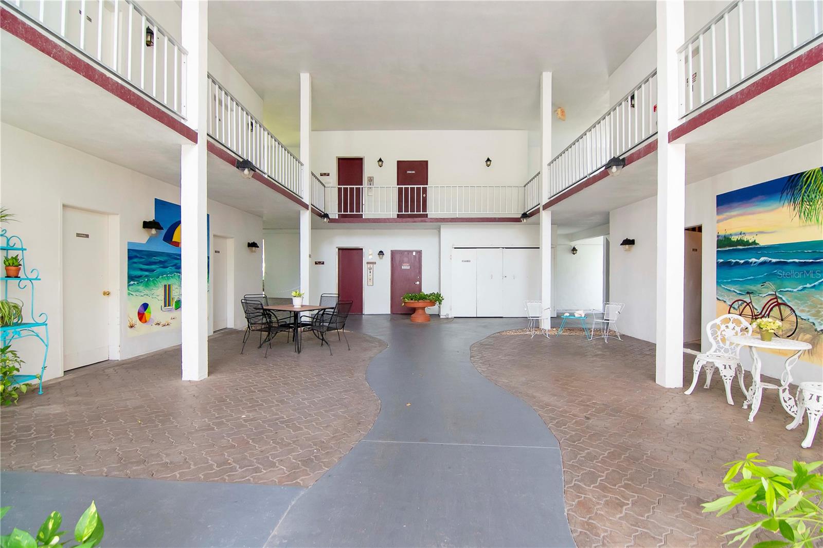 DOUGLAS ARMS - Residential