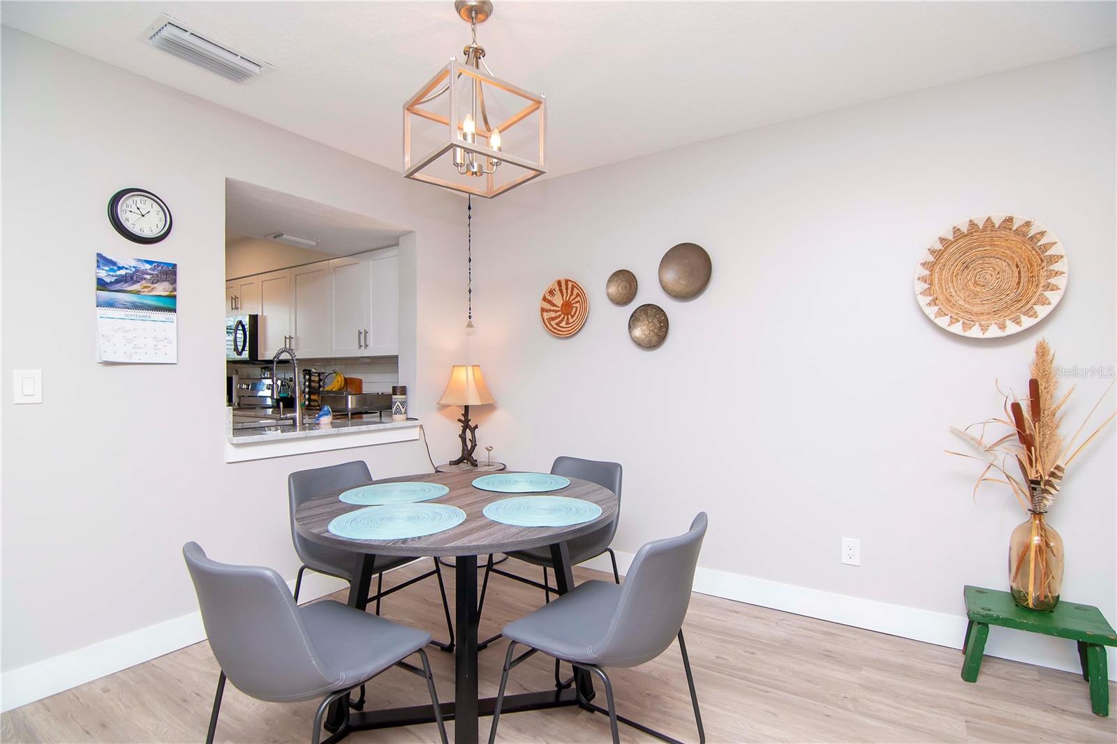 DOUGLAS ARMS - Residential