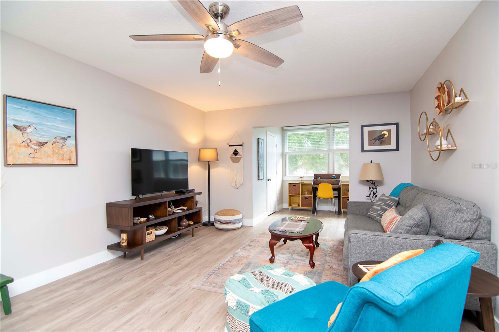 DOUGLAS ARMS - Residential