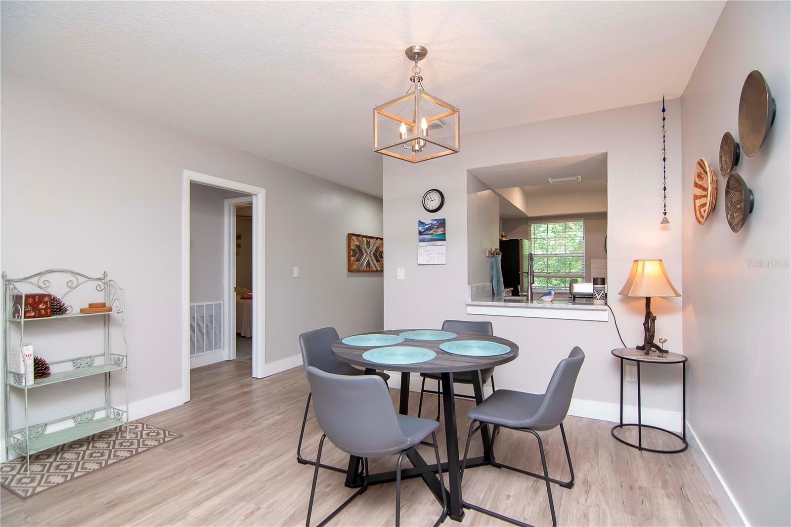 DOUGLAS ARMS - Residential