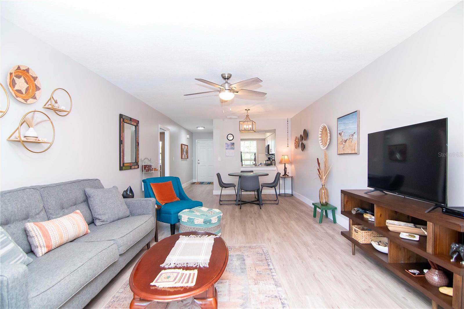 DOUGLAS ARMS - Residential