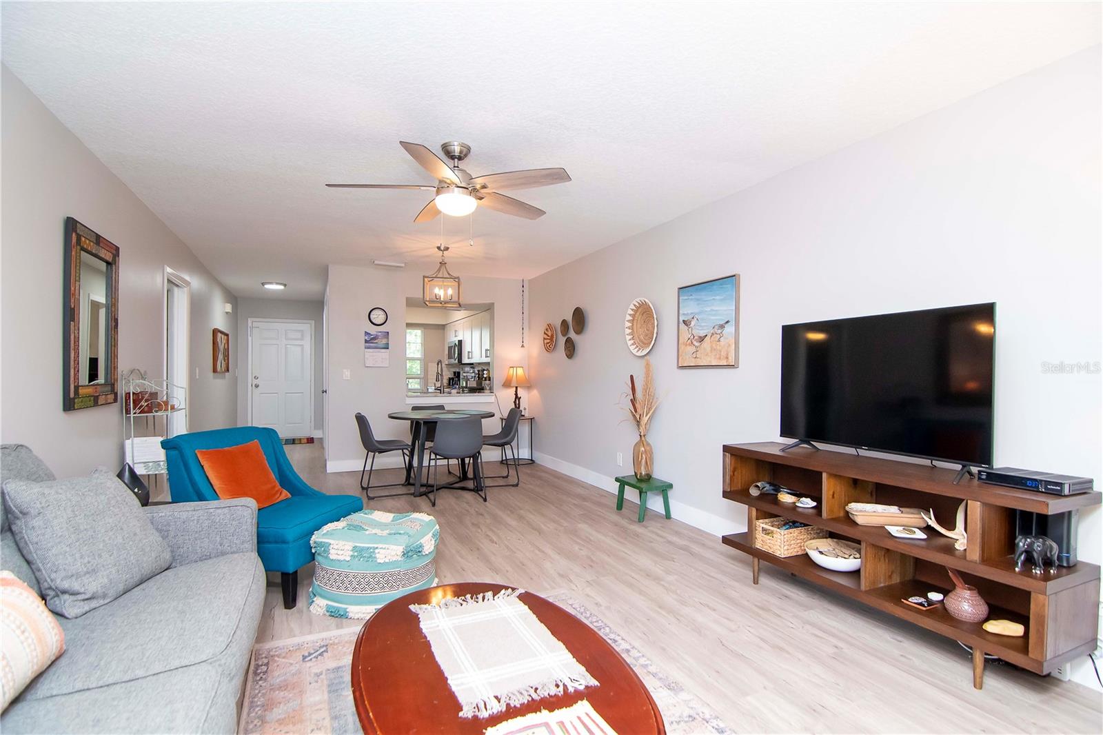 DOUGLAS ARMS - Residential