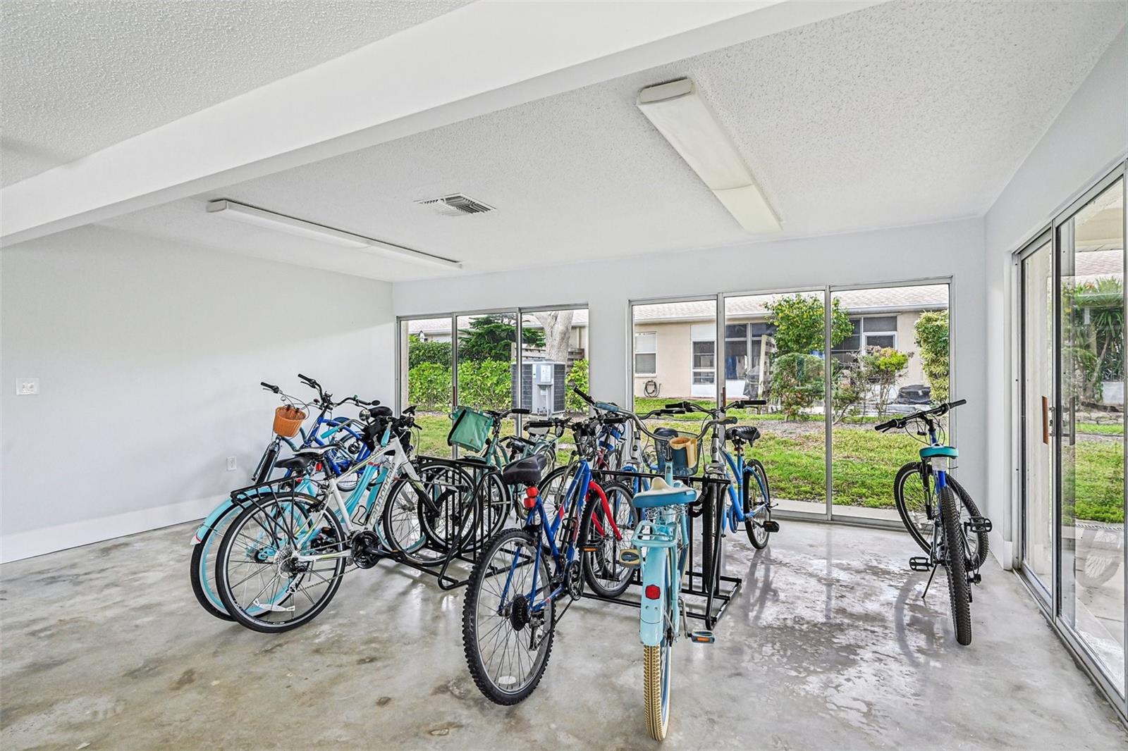 SABAL PALM GARDENS PH I - Residential